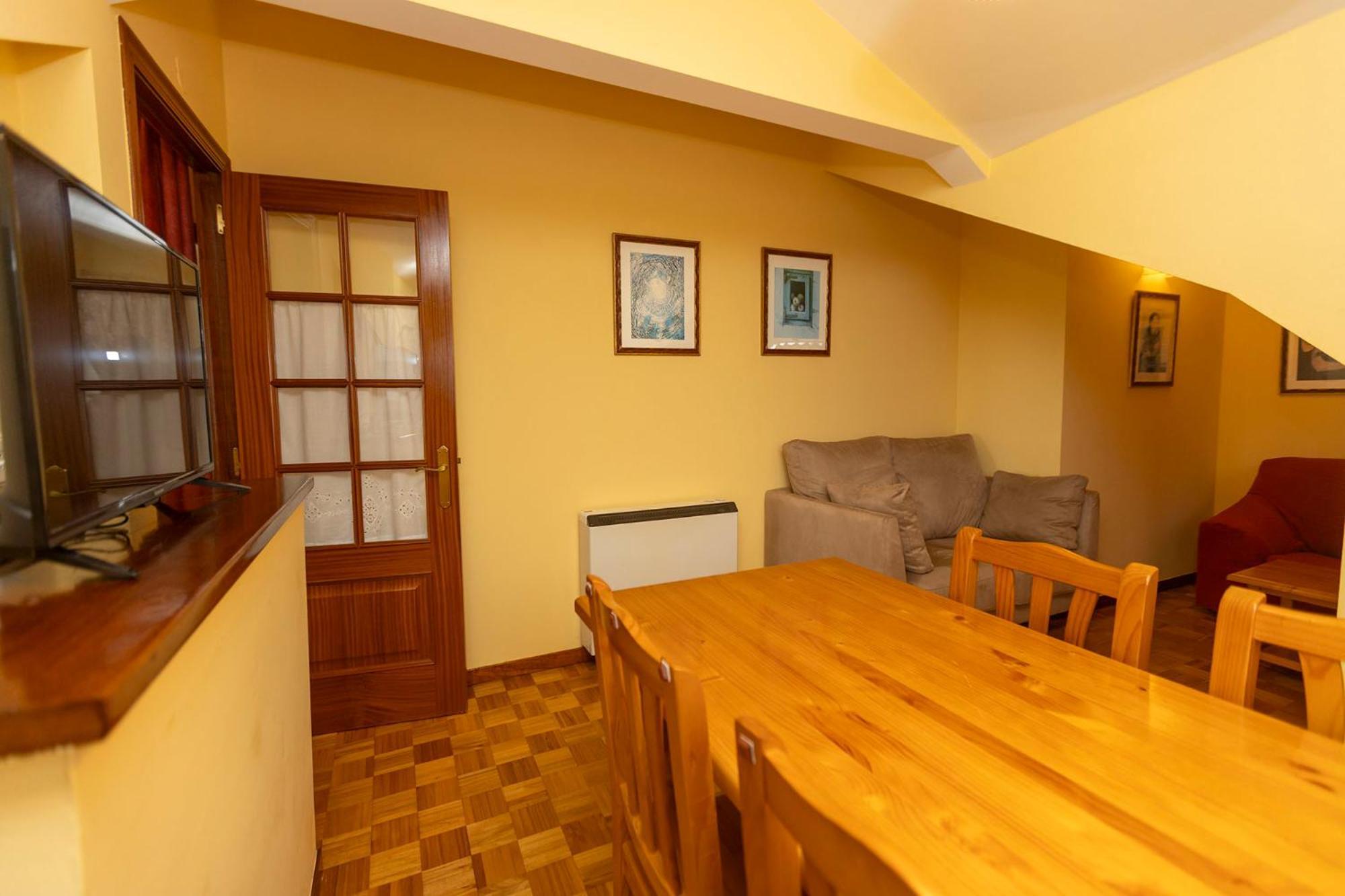 Escuder Apartamentos Turisticos Ribadeo Exterior foto